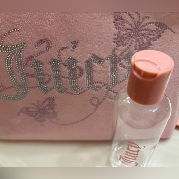 Juicy Couture pink velour makeup bag - NWOT - Picture 2 of 6